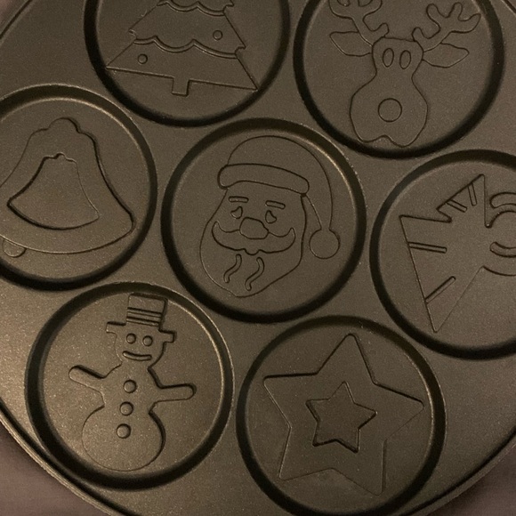 Nordic Ware Christmas mini pancake pan - Picture 5 of 5